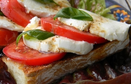 Bruschetta Tomato Mozzarella – Daily Advisor